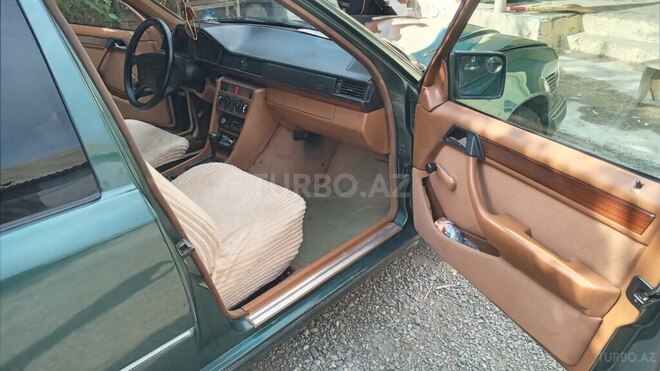 Mercedes E 300 1994, 100,000 km - 3.0 l - Bakı