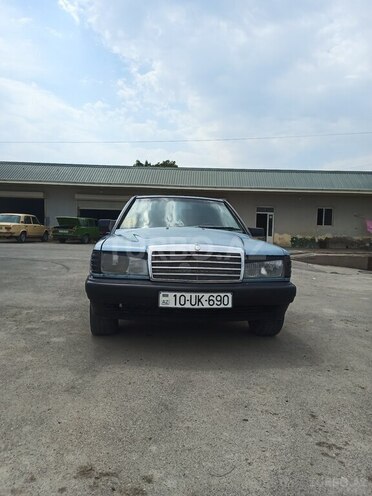 Mercedes 190 1990, 500,000 km - 2.0 л - Salyan