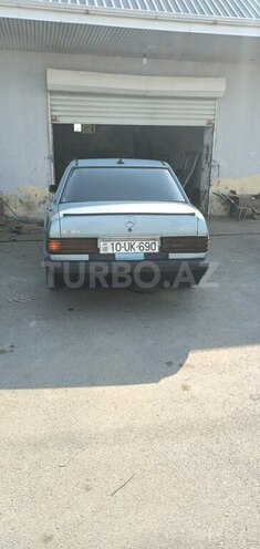 Mercedes 190 1990, 500,000 km - 2.0 л - Salyan
