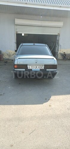 Mercedes 190 1990, 500,000 km - 2.0 л - Salyan