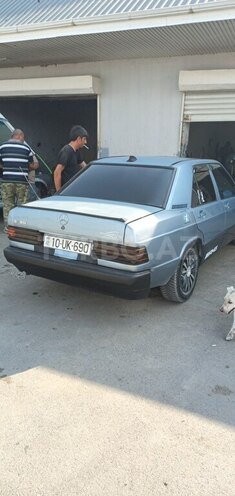 Mercedes 190 1990, 500,000 km - 2.0 л - Salyan