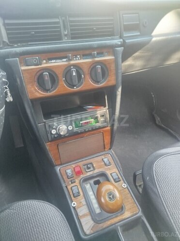 Mercedes 190 1993, 238,597 km - 2.0 л - Qusar