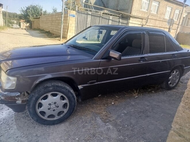 Mercedes 190 1993, 238,597 km - 2.0 л - Qusar