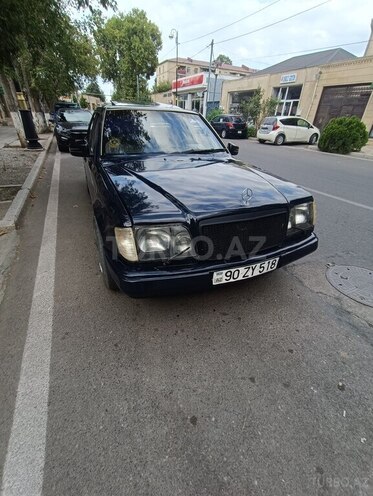 Mercedes E 220 1993, 270,000 km - 2.2 l - Qazax