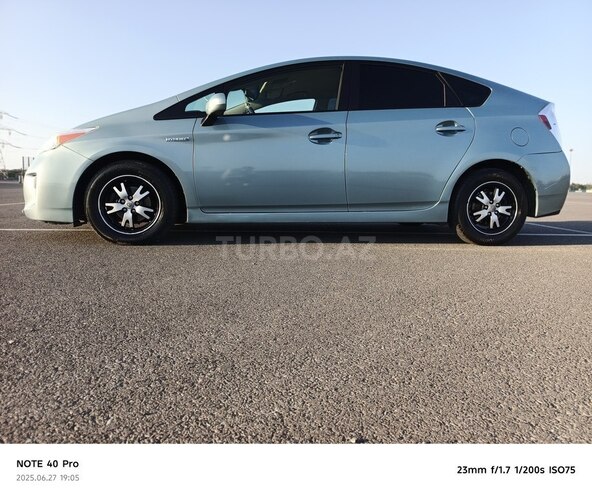 Toyota Prius 2013, 294,000 km - 1.8 л - Bakı