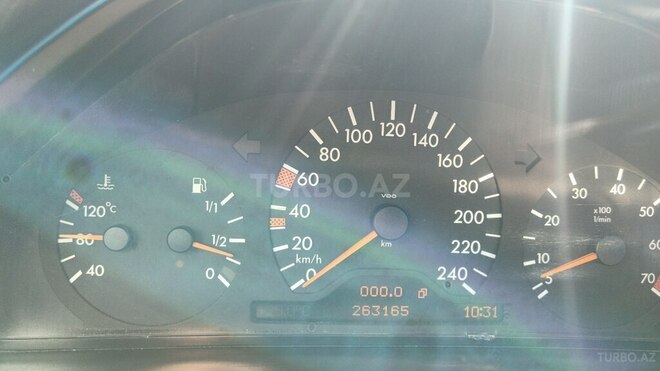 Mercedes E 240 1998, 263,165 km - 2.4 l - Tovuz