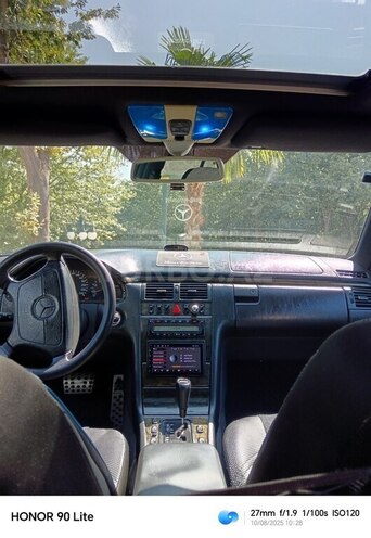 Mercedes E 240 1998, 263,165 km - 2.4 l - Tovuz