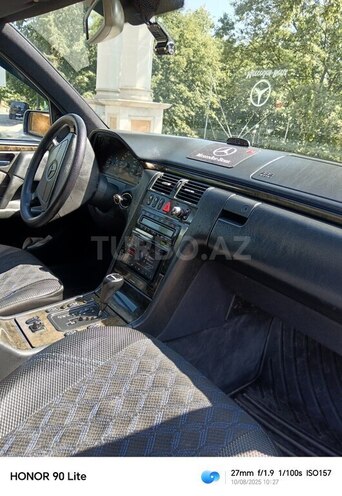 Mercedes E 240 1998, 263,165 km - 2.4 l - Tovuz