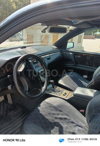 Mercedes E 240 1998, 263,165 km - 2.4 l - Tovuz