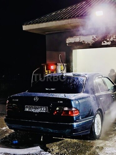 Mercedes E 270 2001, 518,000 km - 2.7 l - İmişli