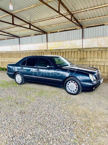 Mercedes E 270 2001, 518,000 km - 2.7 l - İmişli