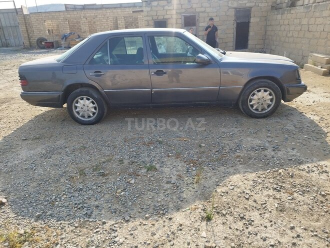 Mercedes E 220 1994, 250,000 km - 2.2 l - Bakı