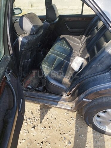 Mercedes E 220 1994, 250,000 km - 2.2 l - Bakı