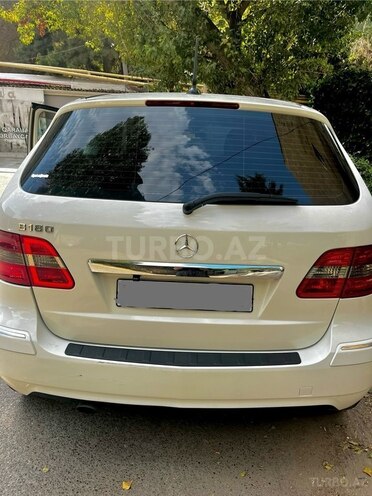 Mercedes B 180 2013, 110,900 km - 1.6 l - Bakı