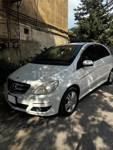 Mercedes B 180 2013, 110,900 km - 1.6 l - Bakı