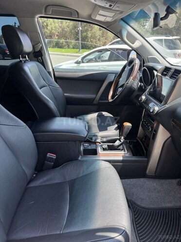 Toyota Land Cruiser Prado 2010, 305,000 km - 2.7 л - Bakı