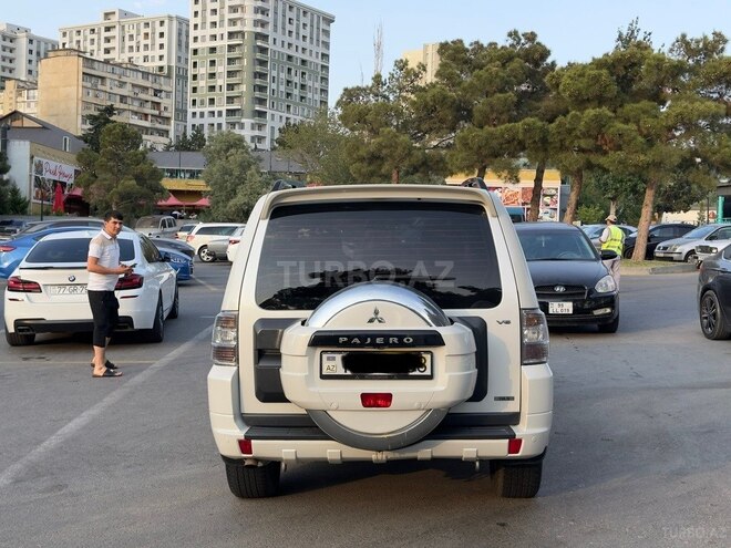 Mitsubishi Pajero 2012, 362,000 km - 3.5 л - Bakı