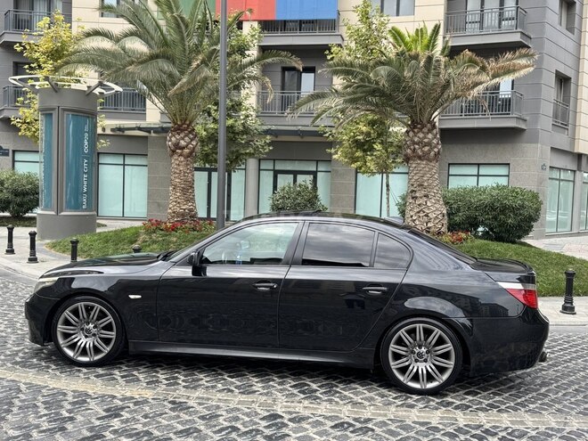 BMW 525 2003, 320,000 km - 2.5 l - Bakı