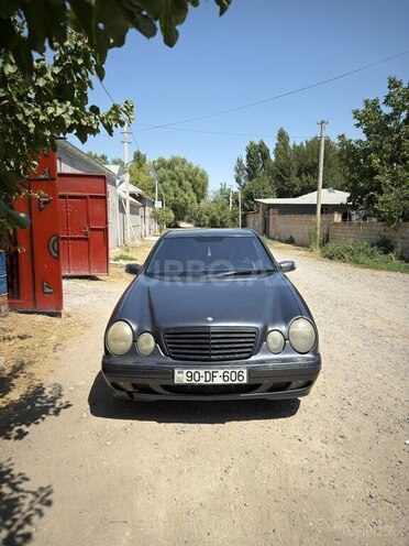 Mercedes E 220 1999, 377,000 km - 2.2 l - Beyləqan