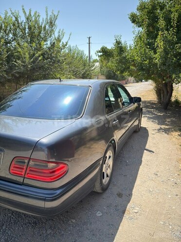 Mercedes E 220 1999, 377,000 km - 2.2 l - Beyləqan