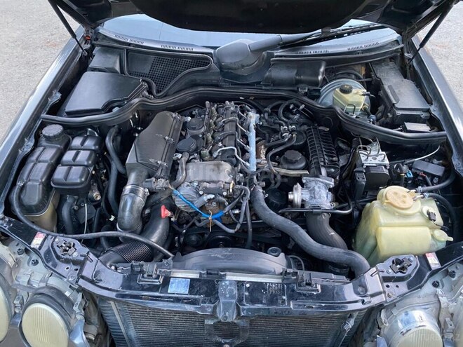 Mercedes E 220 1999, 377,000 km - 2.2 l - Beyləqan