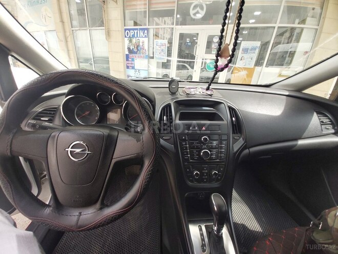 Opel Astra 2011, 194,000 km - 1.6 l - Bakı