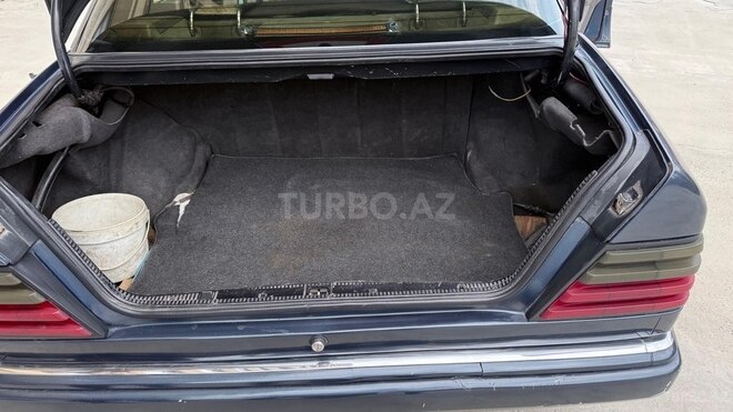 Mercedes E 200 1991, 422,635 km - 2.0 l - Bakı