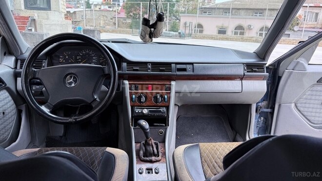 Mercedes E 200 1991, 422,635 km - 2.0 l - Bakı