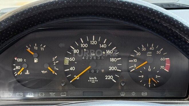 Mercedes E 200 1991, 422,635 km - 2.0 l - Bakı