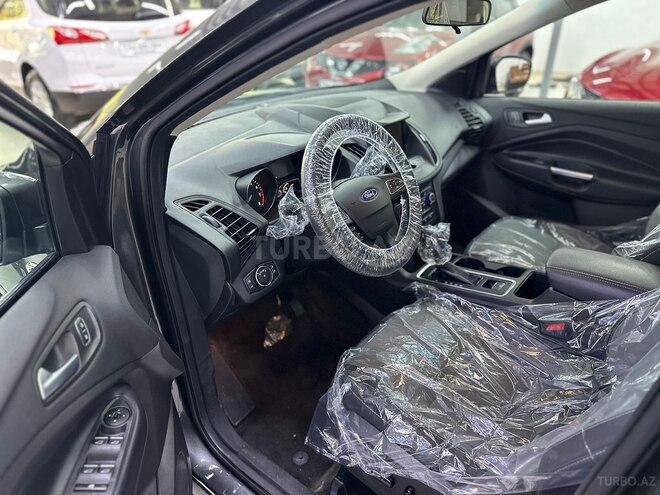 Ford Escape-8