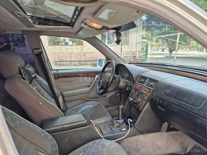 Mercedes C 250 1993, 358,000 km - 2.5 l - Sumqayıt