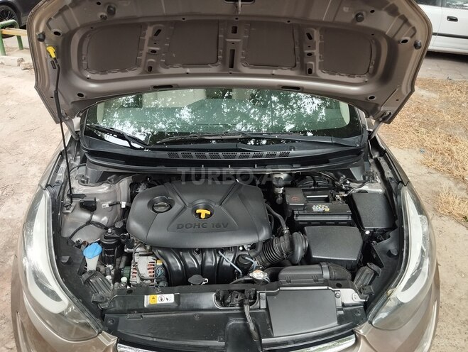 Hyundai Elantra 2015, 255,886 km - 1.8 l - Bakı