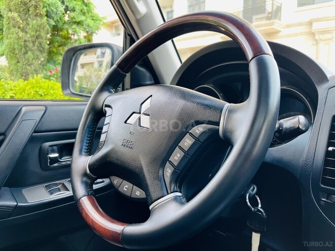 Mitsubishi Pajero 2011, 144,000 km - 3.5 l - Bakı