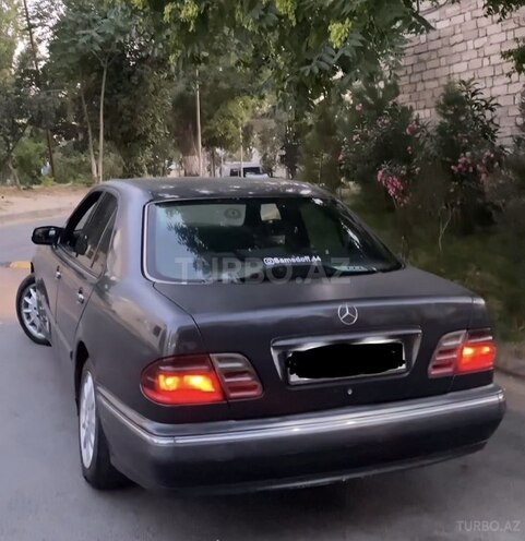 Mercedes E 220 1999, 119,000 km - 2.2 л - Bakı