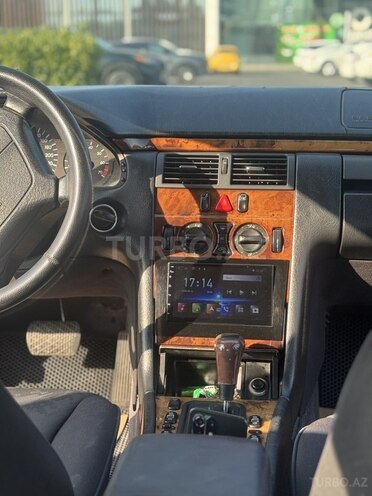 Mercedes E 240 1998, 198,000 km - 2.4 l - Bakı