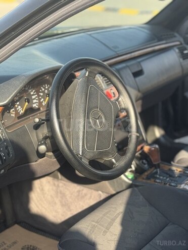 Mercedes E 240 1998, 198,000 km - 2.4 l - Bakı