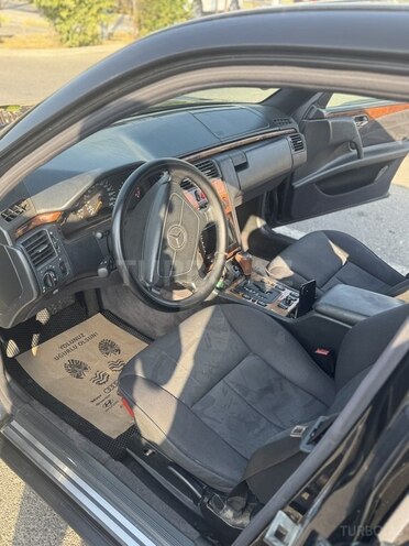 Mercedes E 240 1998, 198,000 km - 2.4 l - Bakı