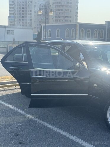 Mercedes E 240 1998, 198,000 km - 2.4 l - Bakı