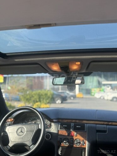 Mercedes E 240 1998, 198,000 km - 2.4 l - Bakı