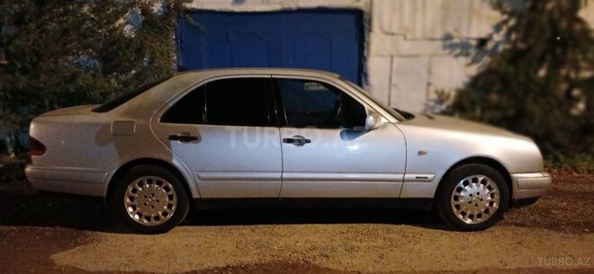 Mercedes E 220 1997, 595,850 km - 2.2 l - Bakı
