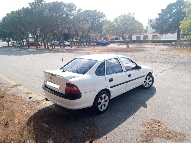 Opel Vectra 1997, 320,437 km - 1.8 l - Sumqayıt