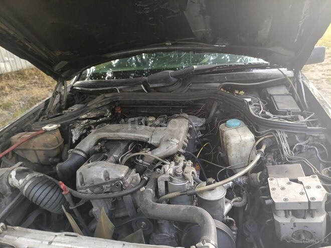Mercedes E 250 1995, 320,000 km - 2.5 л - Quba