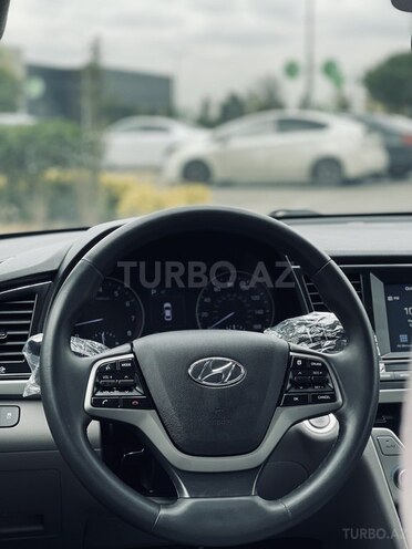 Hyundai Elantra 2018, 84,000 km - 2.0 л - Bakı