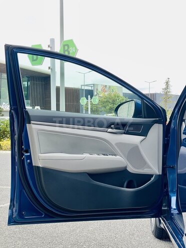 Hyundai Elantra 2018, 84,000 km - 2.0 л - Bakı