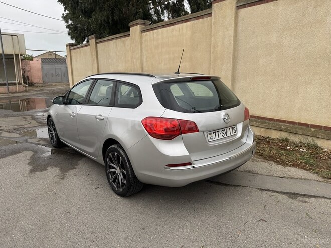 Opel Astra 2013, 175,000 km - 1.4 l - Bakı