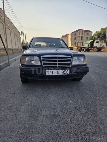 Mercedes E 250 1995, 260,000 km - 2.5 l - Bakı
