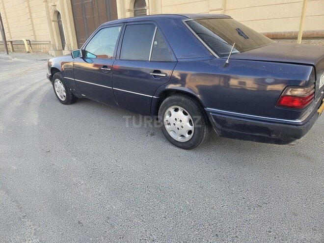 Mercedes E 250 1995, 260,000 km - 2.5 l - Bakı