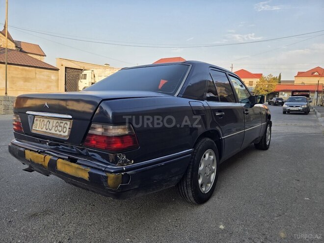 Mercedes E 250 1995, 260,000 km - 2.5 l - Bakı