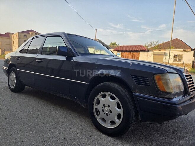 Mercedes E 250 1995, 260,000 km - 2.5 l - Bakı