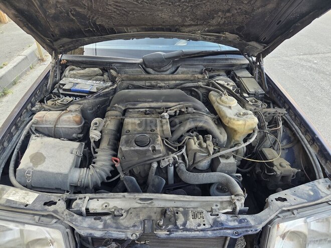 Mercedes E 250 1995, 260,000 km - 2.5 l - Bakı